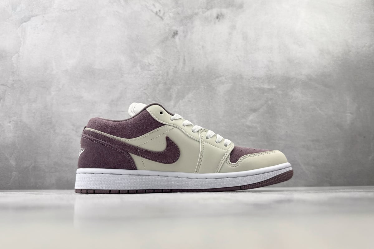 乔丹 Air Jordan 1 Low 浅紫 侧面实拍图