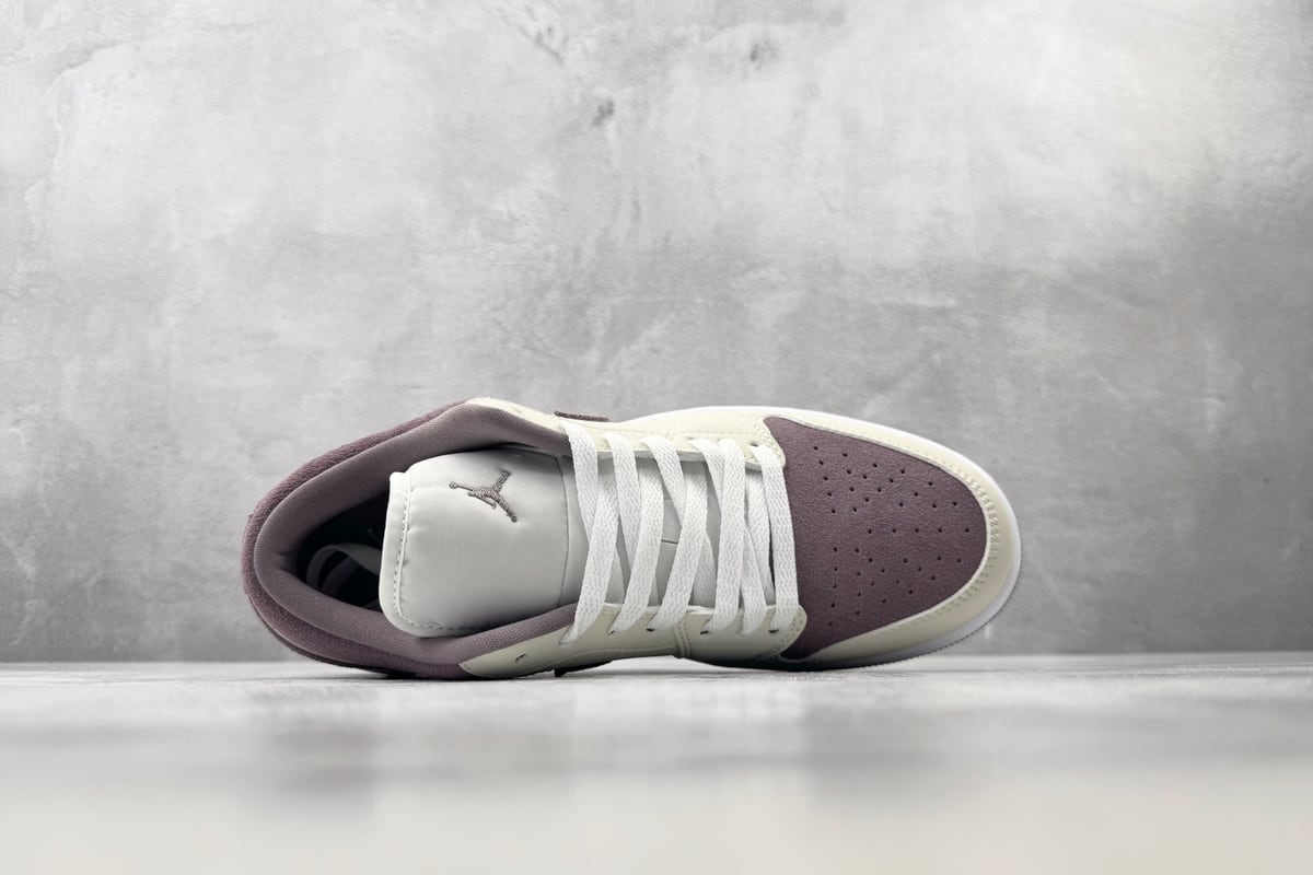 乔丹 Air Jordan 1 Low 浅紫 背面实拍图