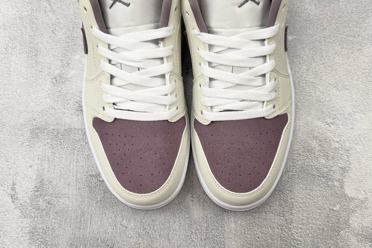 乔丹 Air Jordan 1 Low 浅紫 鞋标实拍图