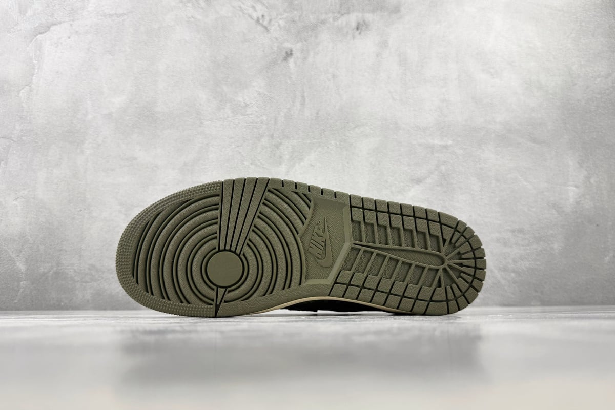 乔丹 Air Jordan × Travis Scott Air Jordan 1 Low OG 倒钩8.0 Medium Olive米绿 顶级纯原 完美复刻-实拍图4