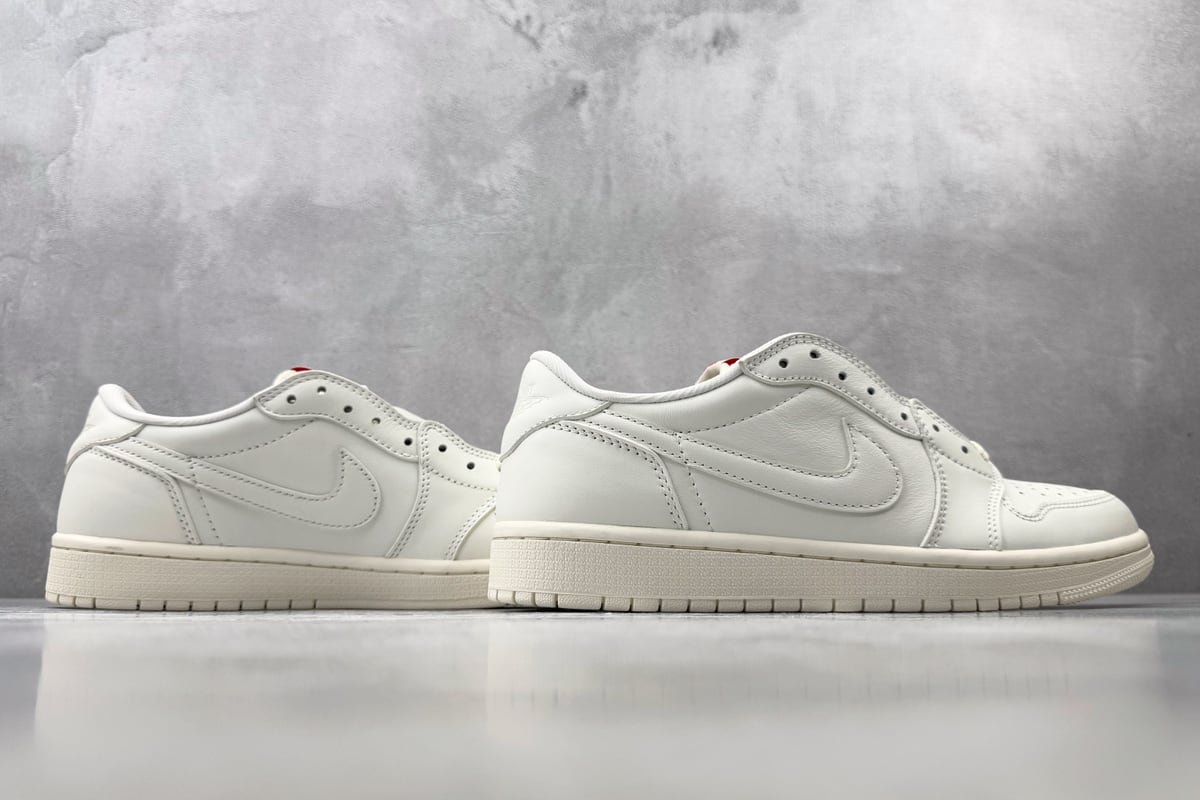 乔丹 Air Jordan 1 Retro OG 白色 鞋底实拍图