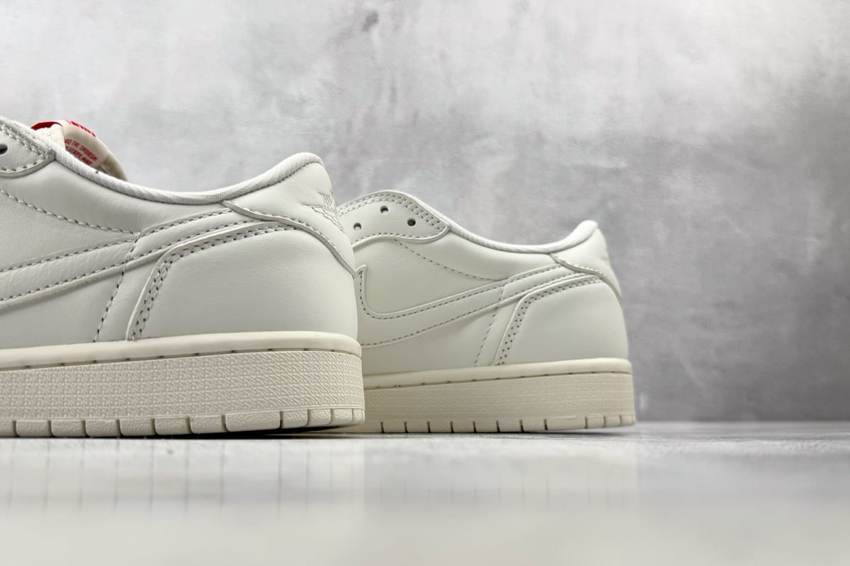 乔丹 Air Jordan 1 Retro OG 白色 上脚实拍图