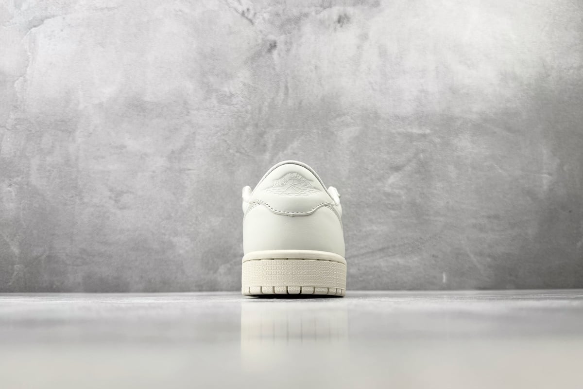 乔丹 Air Jordan 1 Retro OG 白色 细节实拍图