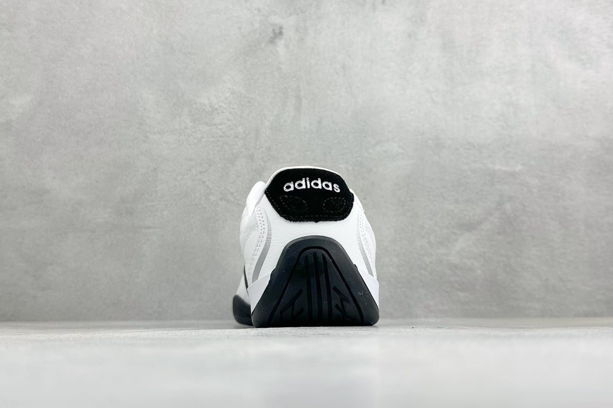 阿迪达斯 Adidas Trainers 赛车跆拳道二代 阿迪经典复古慢跑鞋 白银 鞋底实拍图