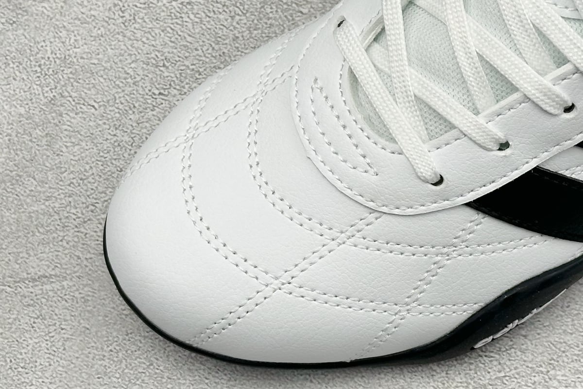 阿迪达斯 Adidas Trainers 赛车跆拳道二代 阿迪经典复古慢跑鞋 白银 鞋标实拍图