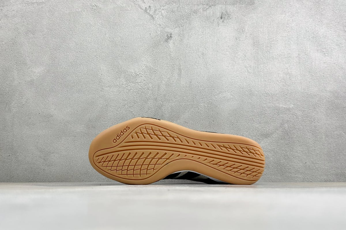 阿迪达斯 Adidas Originals Adiracer 黑 鞋头实拍图