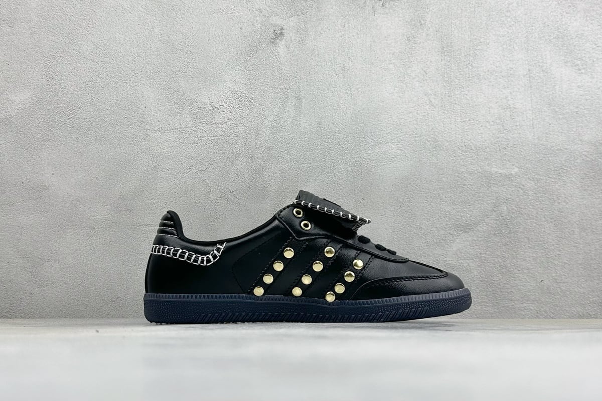阿迪达斯 Adidas WB Studded Samba OG 银蓝黑 侧面实拍图