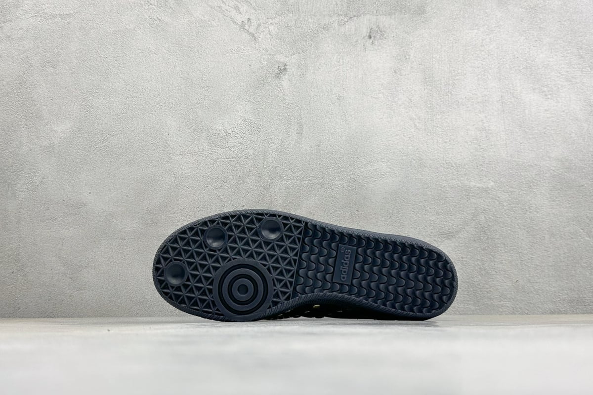 阿迪达斯 Adidas WB Studded Samba OG 银蓝黑 鞋头实拍图