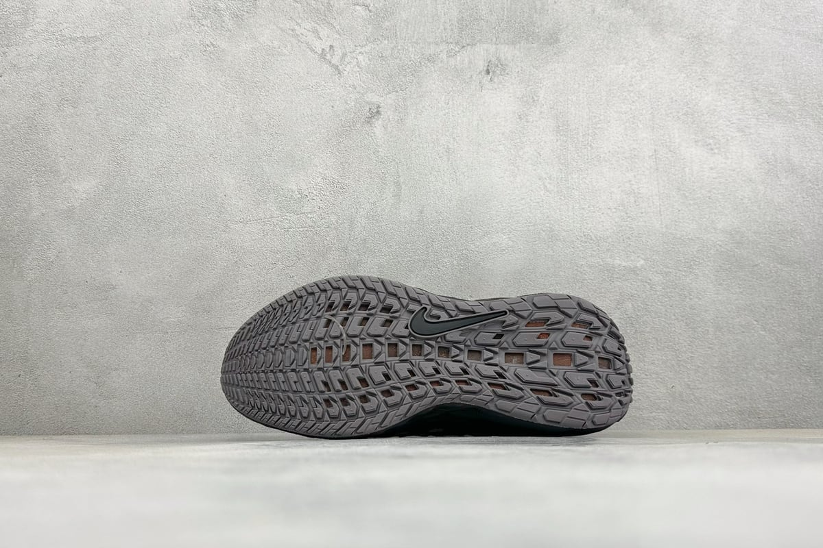 耐克 Nike HYEIN SEO x Ava Rover Ava Rover 白黑橙 鞋头实拍图