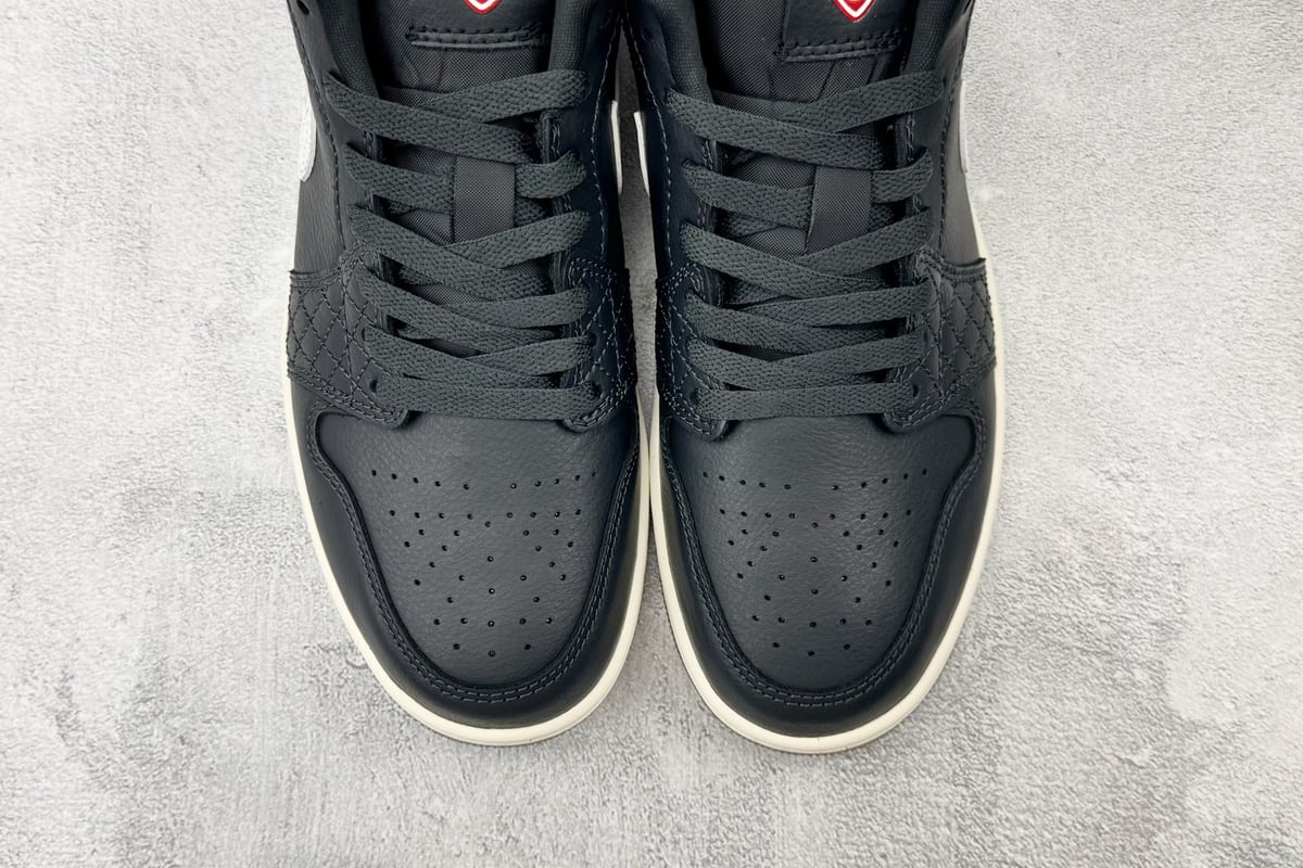 乔丹 Air Jordan 1 SE 公司级 黑白 鞋标实拍图