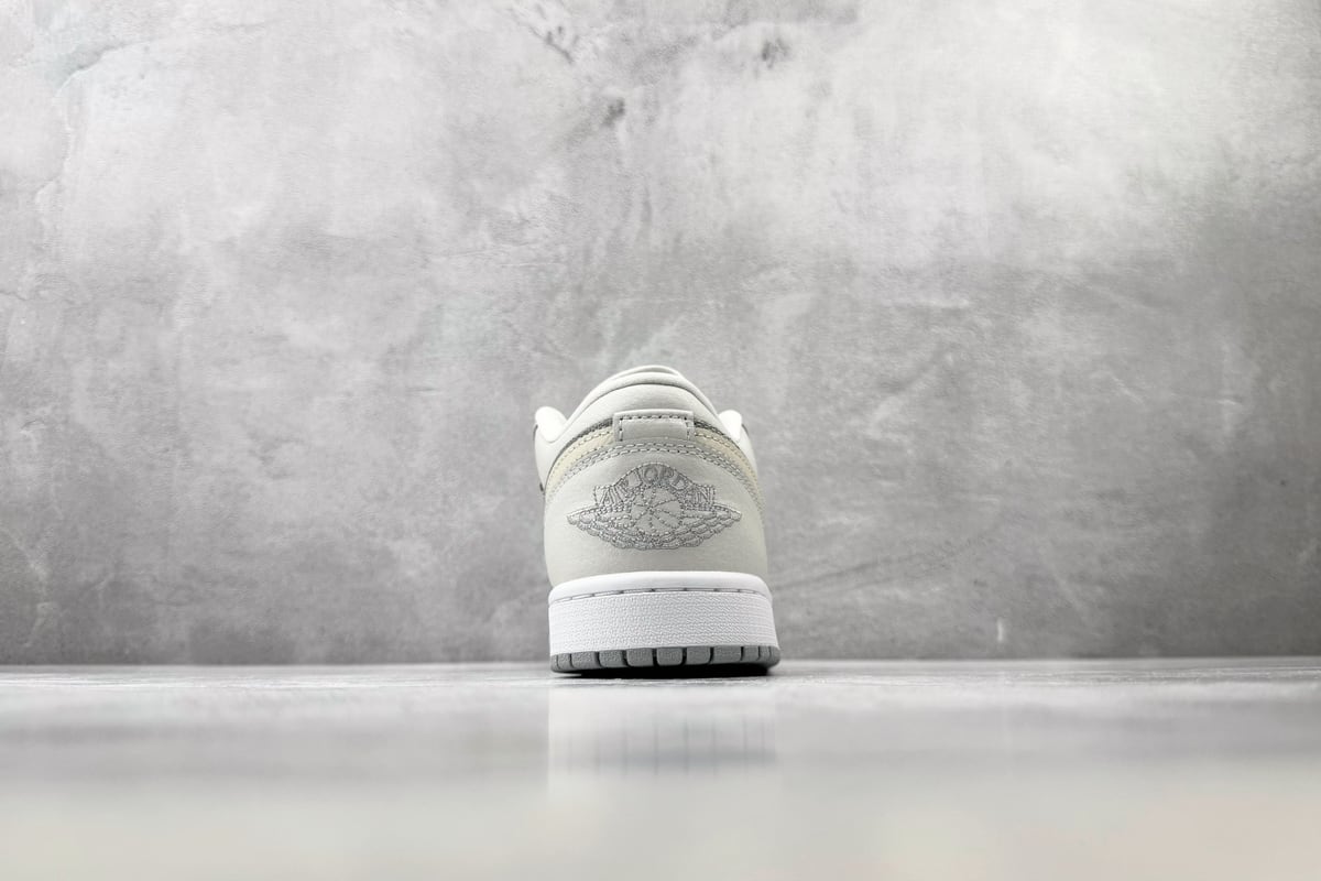 乔丹 Air Jordan 1 SE 浅灰 细节实拍图