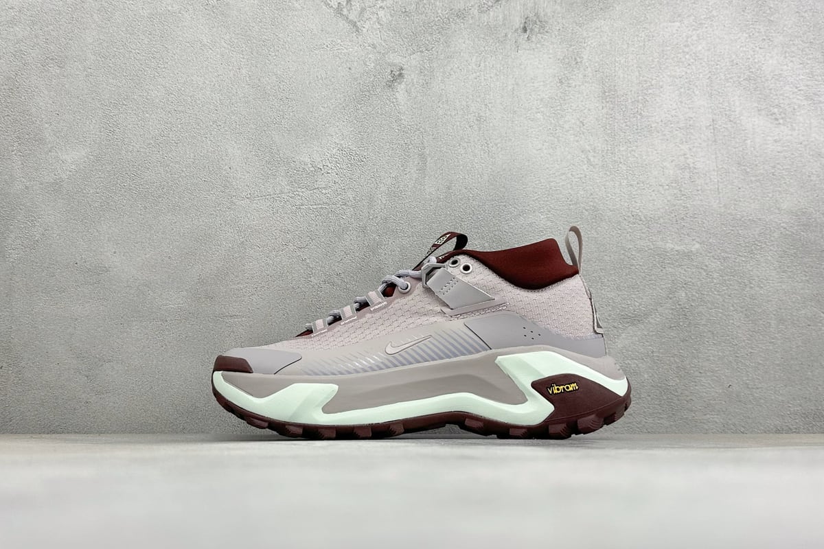 耐克 Nike ACG MOUNTAIN FLY GTX SE 银红黑 正面实拍图