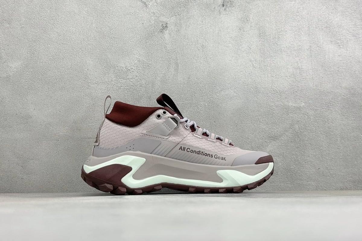 耐克 Nike ACG MOUNTAIN FLY GTX SE 银红黑 侧面实拍图