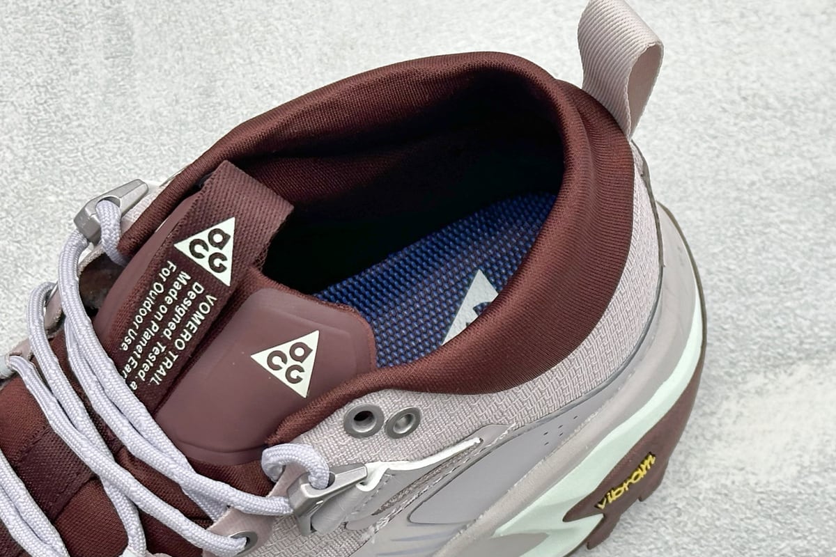 耐克 Nike ACG MOUNTAIN FLY GTX SE 银红黑 上脚实拍图