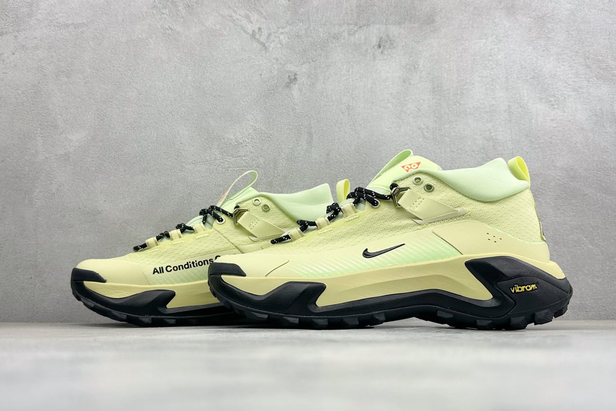 耐克 Nike ACG MOUNTAIN FLY GTX SE 米银黄 鞋跟实拍图