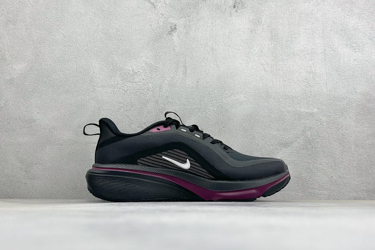 耐克 Nike Air Zoom Pegasus 42 耐克网面透气轻便耐磨跑鞋 银蓝粉 侧面实拍图
