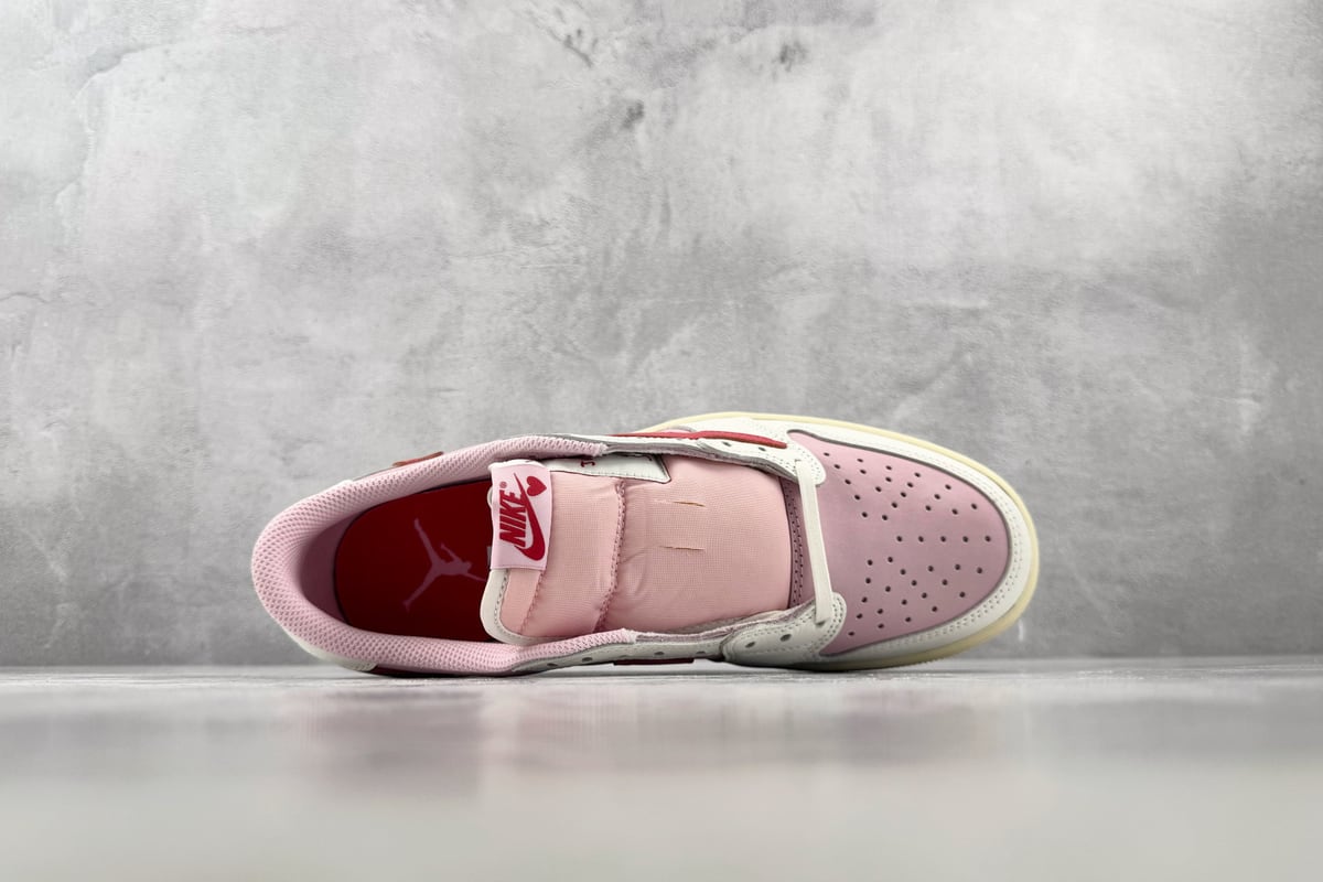 乔丹 Air Jordan × Travis Scott Air Jordan 1 Low OG 外贸专供 粉倒钩 Tropical Pink 联名 热带粉-实拍图3