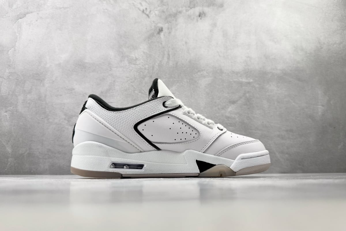 乔丹 Air Jordan Sixty Plus 白黑 侧面实拍图