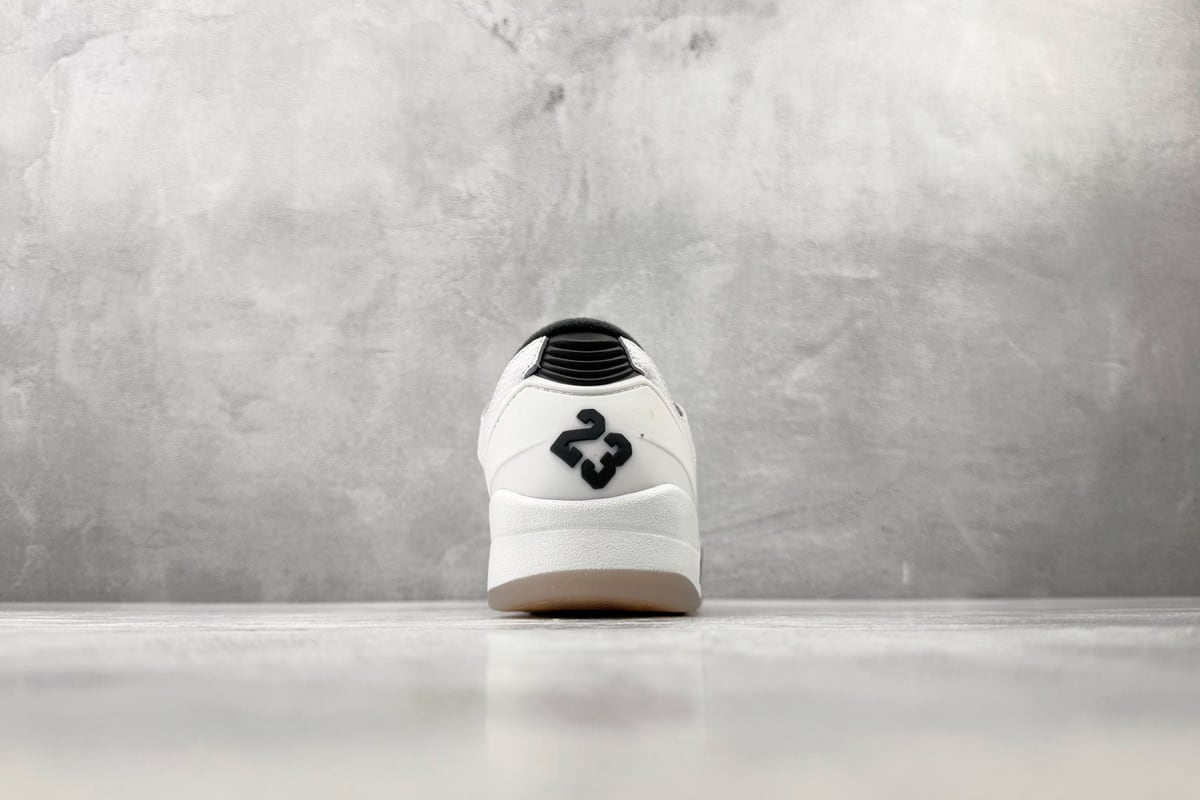 乔丹 Air Jordan Sixty Plus 白黑 细节实拍图
