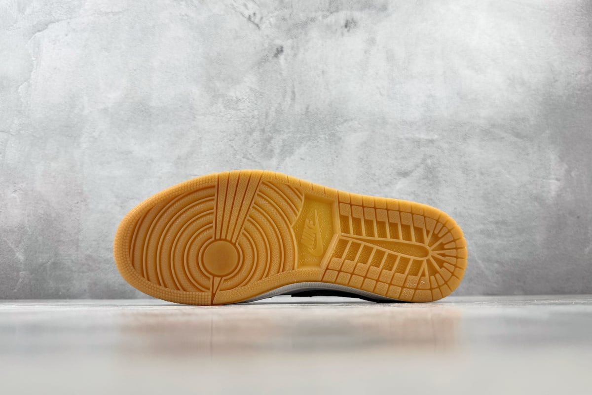 乔丹 Air Jordan 1 Retro OG 白黑绿-实拍图4