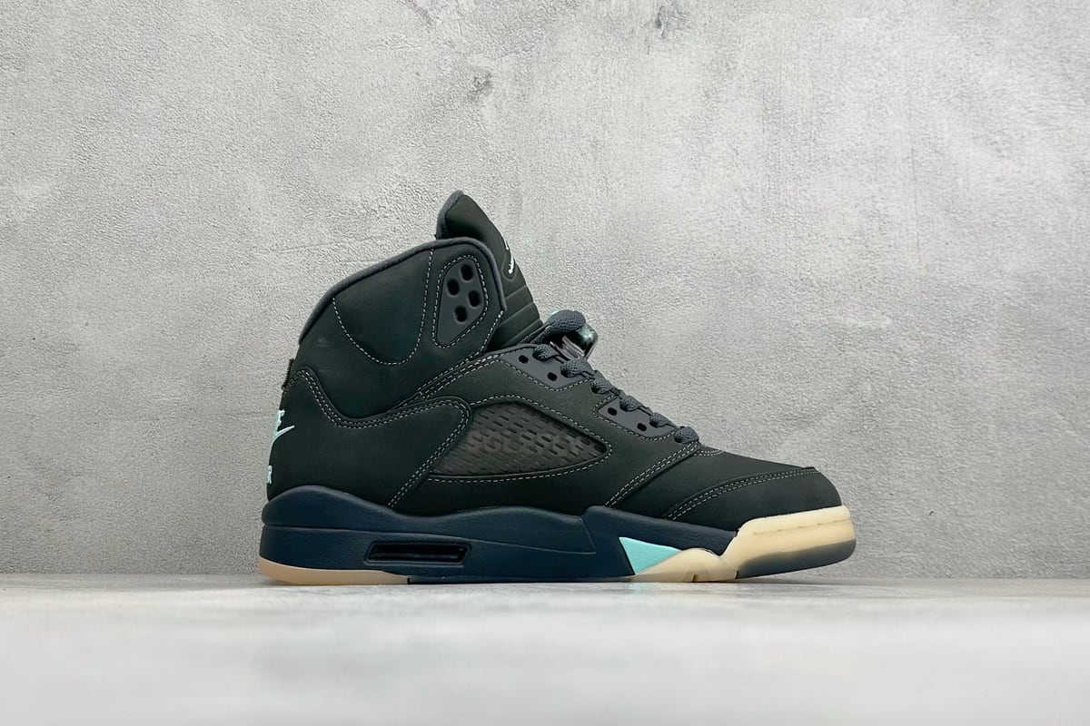 乔丹 Air Jordan 5 Retro High迈克尔 乔丹 AJ5 高帮减震防滑篮球鞋 原楦原纸板 原厂材料开发 细节把控到位 主供外贸客户 打造完美鞋型 纸板中底 钢印 完美版型 皮料自行品鉴 区别市面各种伪纯原-实拍图2