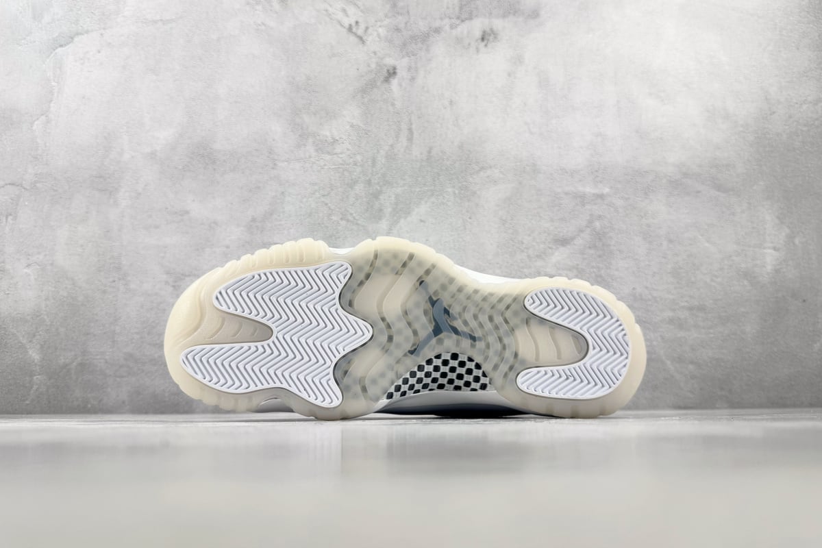 乔丹 Air Jordan × Comme des Garçons Air Jordan 11 白色-实拍图4
