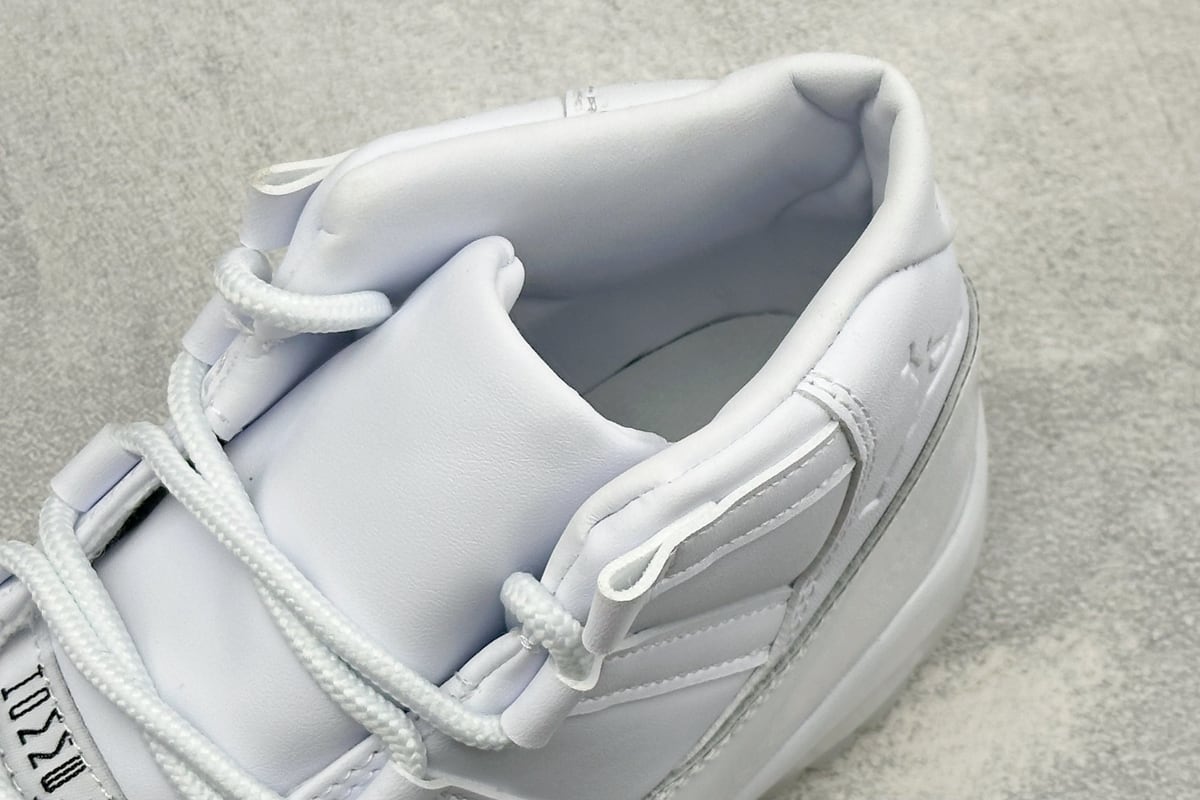 乔丹 Air Jordan Comme Ces Garçons × 11 High 银黑 上脚实拍图