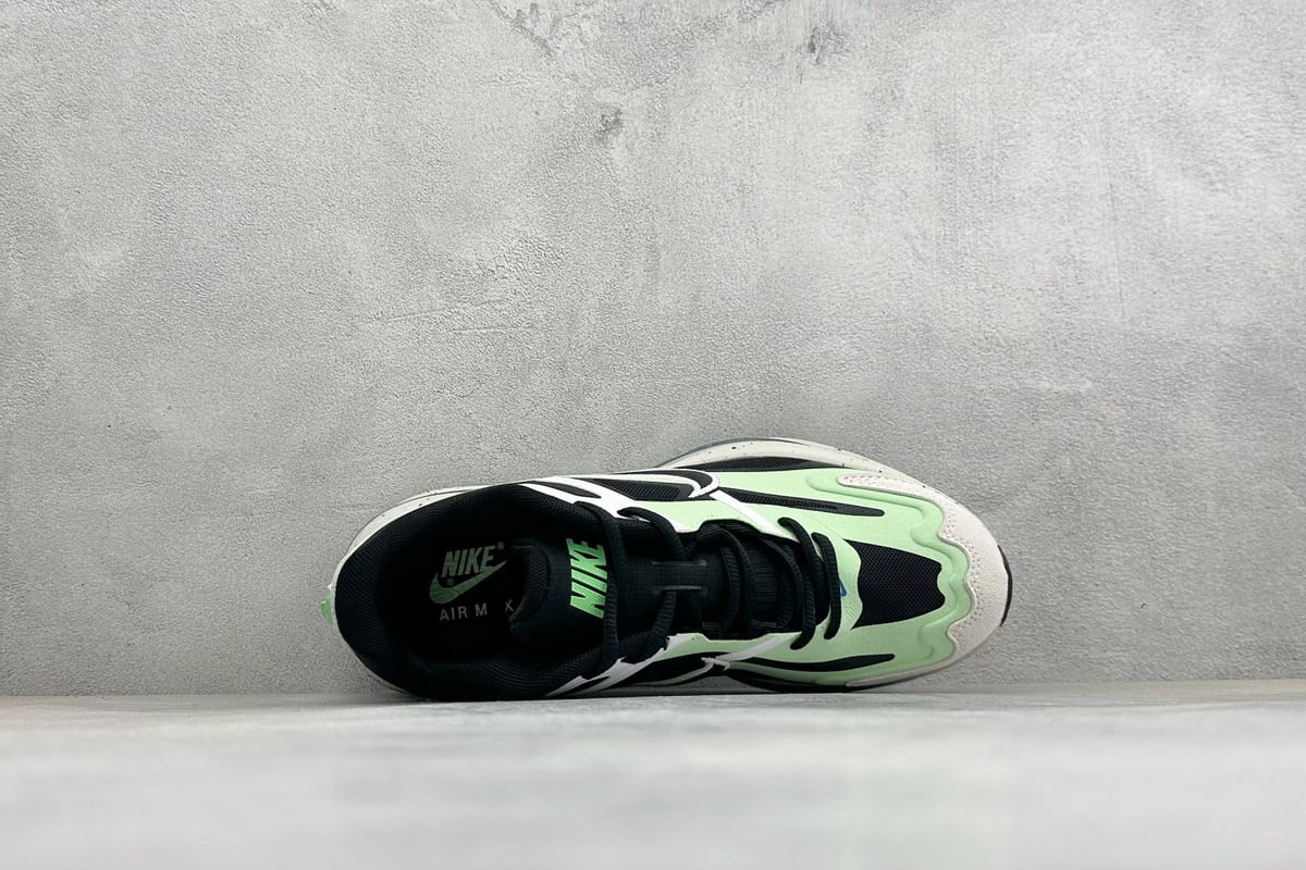 耐克 Nike Air Max Metro 舒适轻盈 防滑耐磨运动低帮跑步鞋 黑白绿 背面实拍图