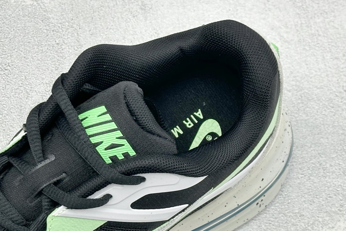 耐克 Nike Air Max Metro 舒适轻盈 防滑耐磨运动低帮跑步鞋 黑白绿 上脚实拍图
