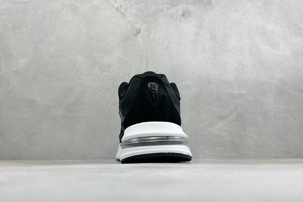 耐克 Nike Air Max Metro 舒适轻盈 防滑耐磨运动低帮跑步鞋 黑 鞋底实拍图