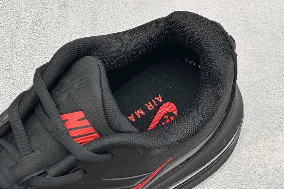 耐克 Nike Air Max Metro 舒适轻盈 防滑耐磨运动低帮跑步鞋 黑 上脚实拍图