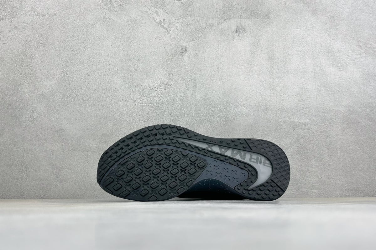 耐克 Nike Air Max Metro 舒适轻盈 防滑耐磨运动低帮跑步鞋 黑 鞋头实拍图