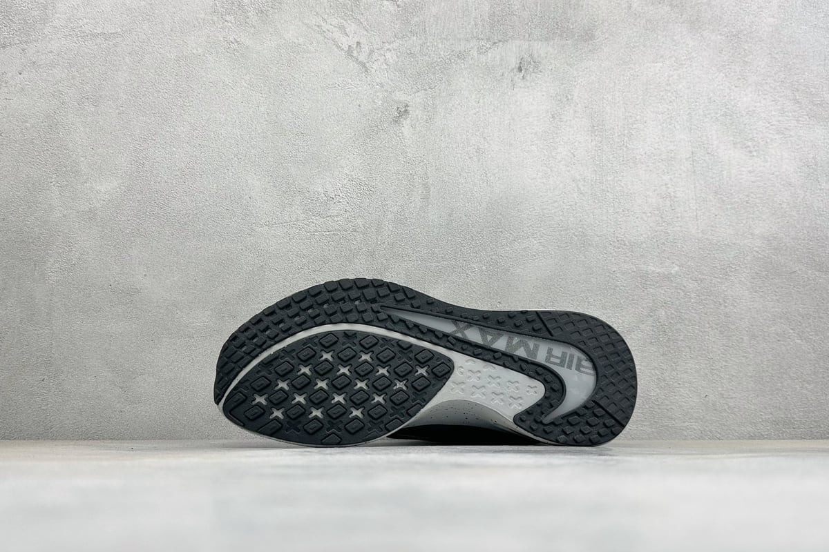 耐克 Nike Air Max Metro 舒适轻盈 防滑耐磨运动低帮跑步鞋 碳灰 鞋头实拍图