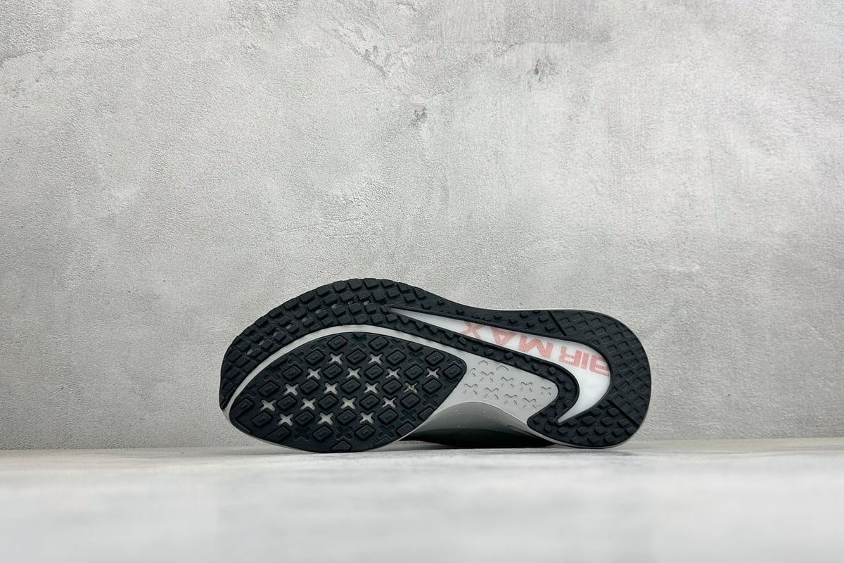 耐克 Nike Air Max Metro 舒适轻盈 防滑耐磨运动低帮跑步鞋 灰红 鞋头实拍图