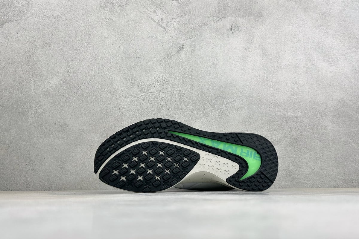 耐克 Nike Air Max Metro 舒适轻盈 防滑耐磨运动低帮跑步鞋 白 鞋头实拍图