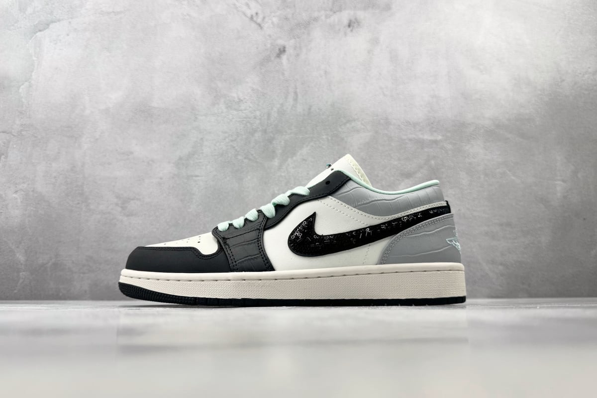 乔丹 Air Jordan 1 帆白 正面实拍图