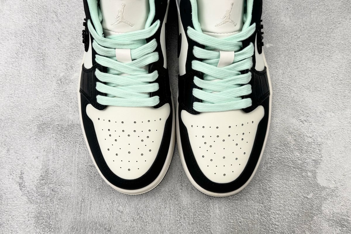 乔丹 Air Jordan 1 帆白 鞋标实拍图