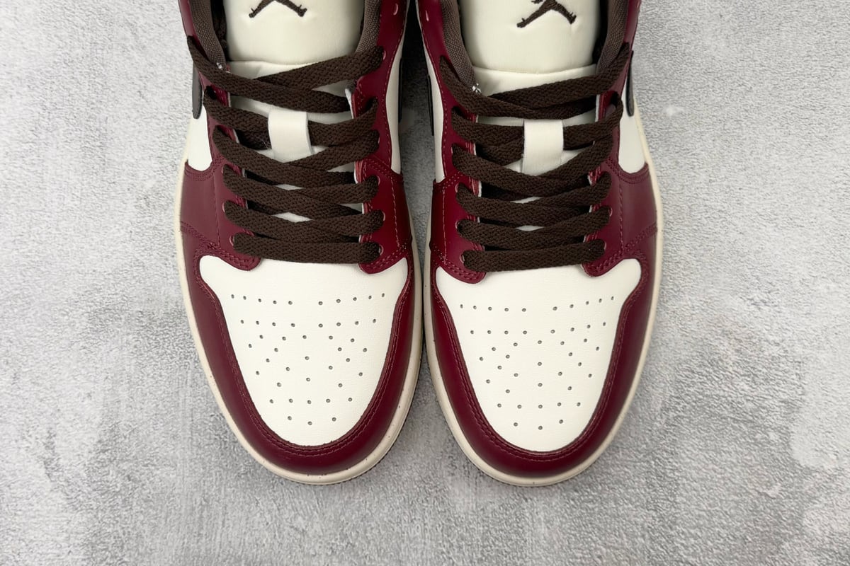 乔丹 Air Jordan 1 红色 鞋标实拍图