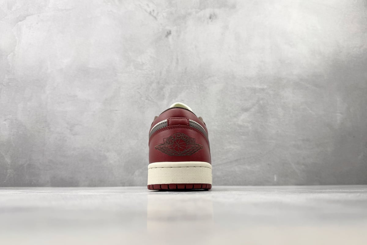 乔丹 Air Jordan 1 红色 细节实拍图