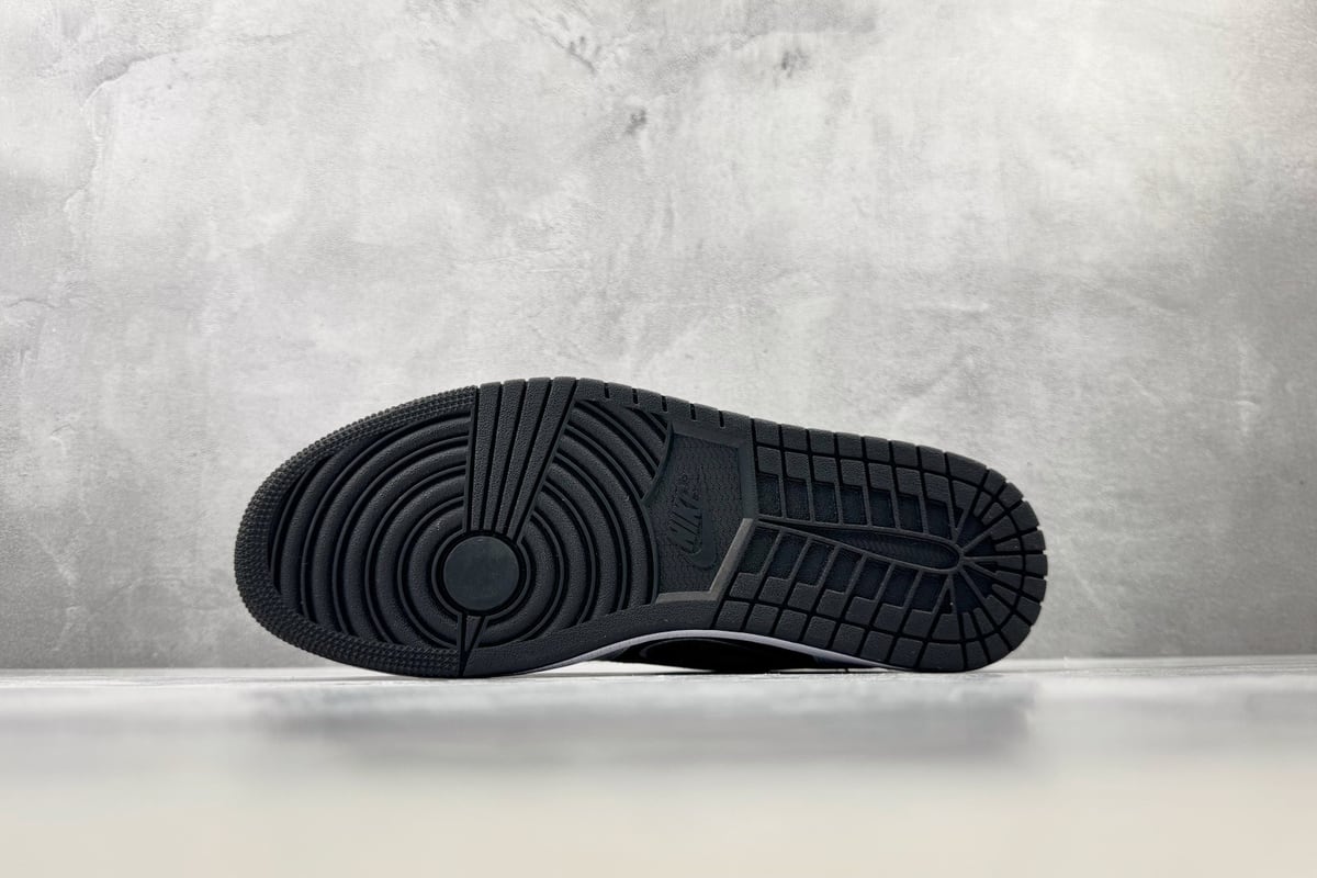乔丹 Air Jordan 1 SE 黑白 银黑 鞋头实拍图