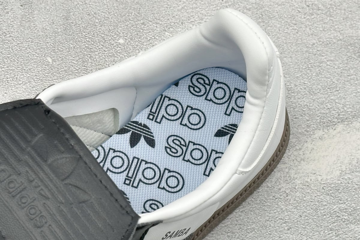 阿迪达斯 Adidas Original Samba OG 复古桑巴板鞋 白黑 上脚实拍图
