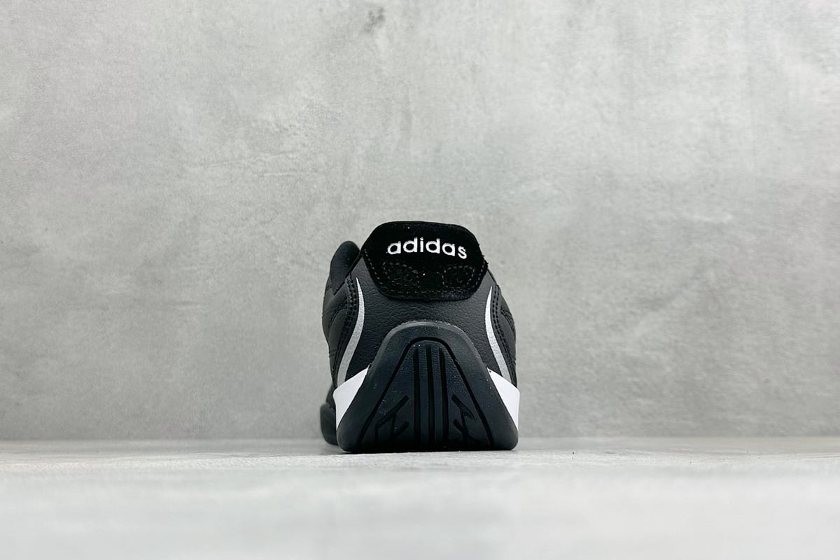 阿迪达斯 Adidas Trainers 赛车跆拳道二代 阿迪经典复古慢跑鞋 白色 鞋底实拍图