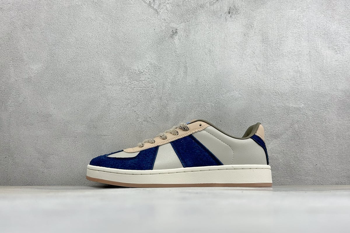 阿迪达斯 Adidas originals × Whitaker Group BW 白蓝黑 正面实拍图