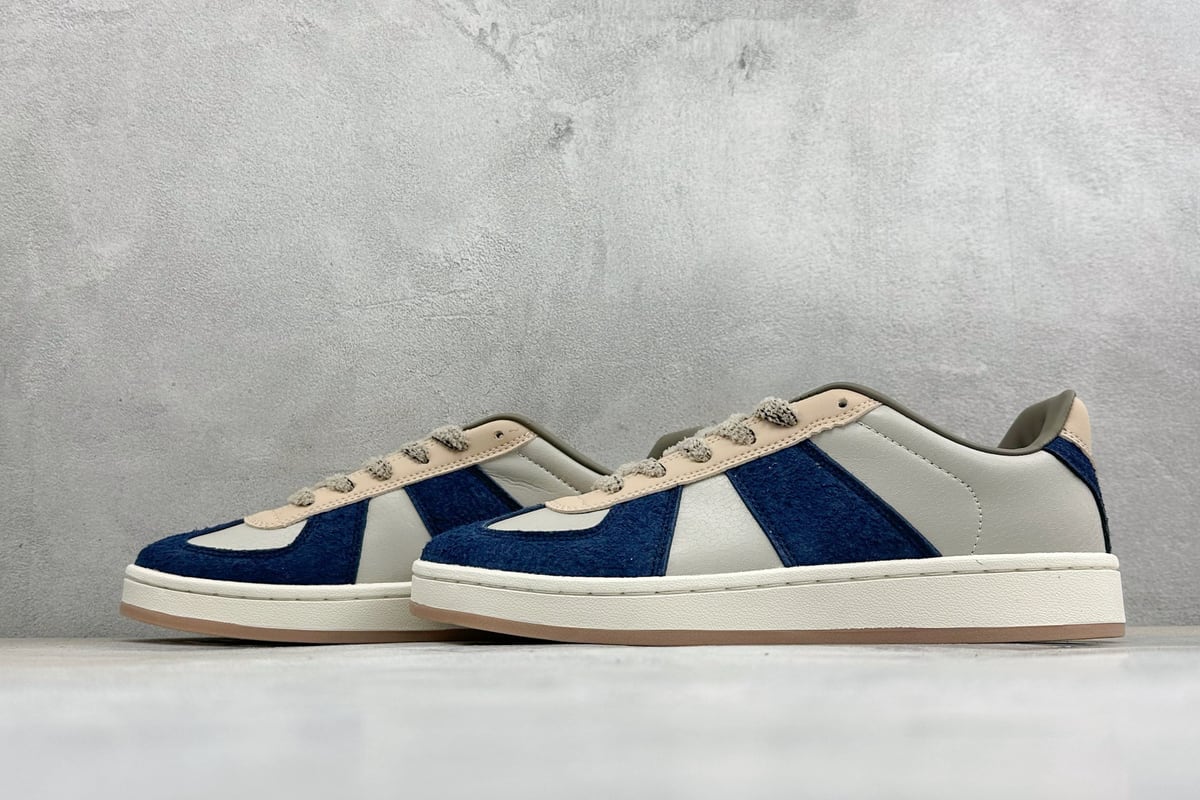 阿迪达斯 Adidas originals × Whitaker Group BW 白蓝黑 鞋跟实拍图