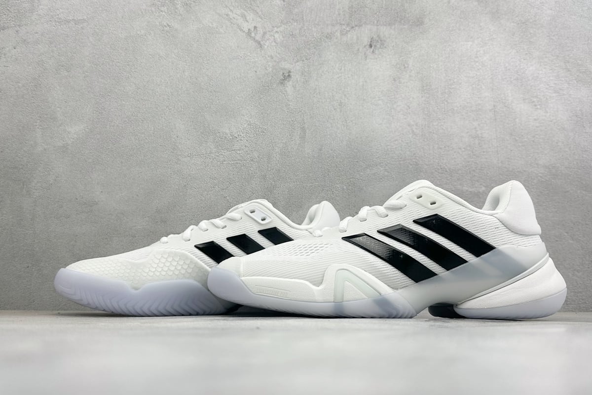 阿迪达斯 Adidas BARRICADE 14 M 舒适贴合 低帮 网球鞋 白黑 网面 + 黑色三道杠 + 侧面大体积支撑 TPU，工程网布鞋面，透气性好，长时间跑动也不捂脚。-实拍图5
