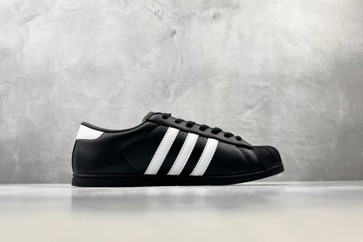 阿迪达斯 Adidas originals SUPERSTAR Lo Pro 黑白 侧面实拍图