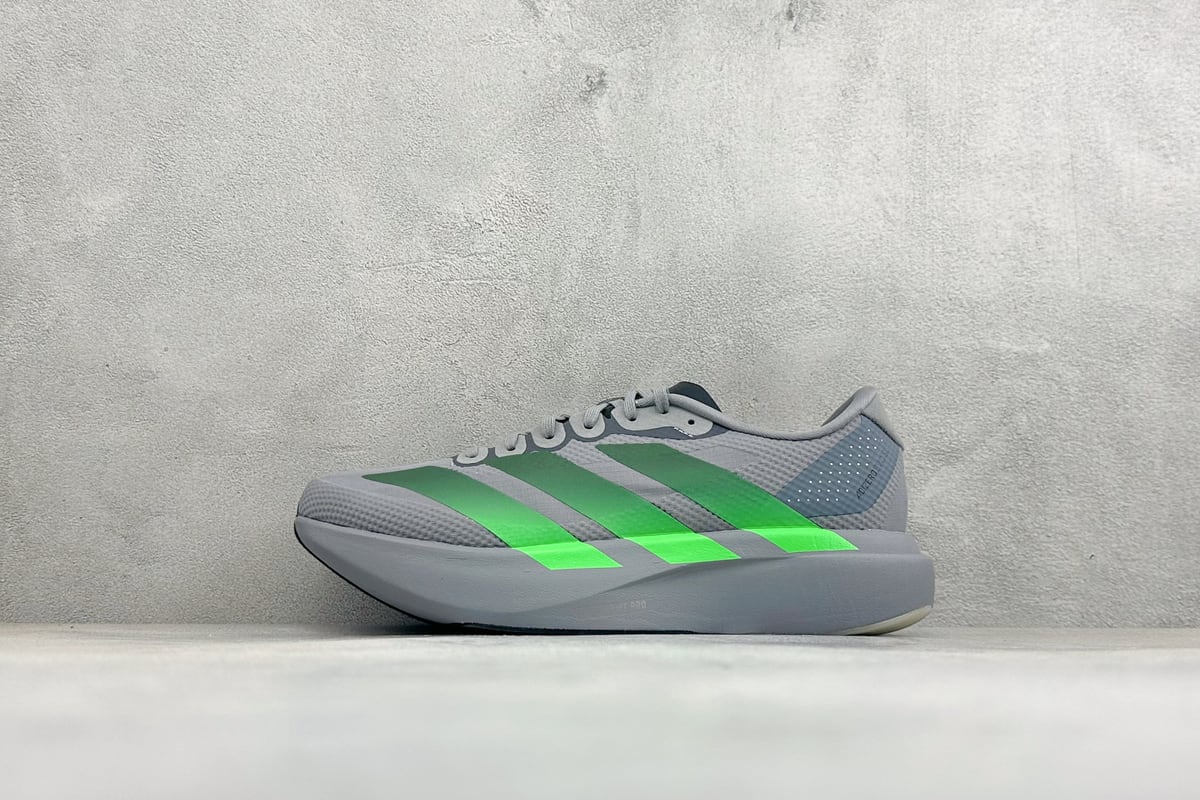 阿迪达斯 Adidas Adizero Evo SL 阿迪超轻透气缓震跑鞋 整体外观造型与adiZero Adios Pro EVO 1非常相似 中底配置方面搭载全掌Lightstrike Pro-实拍图1