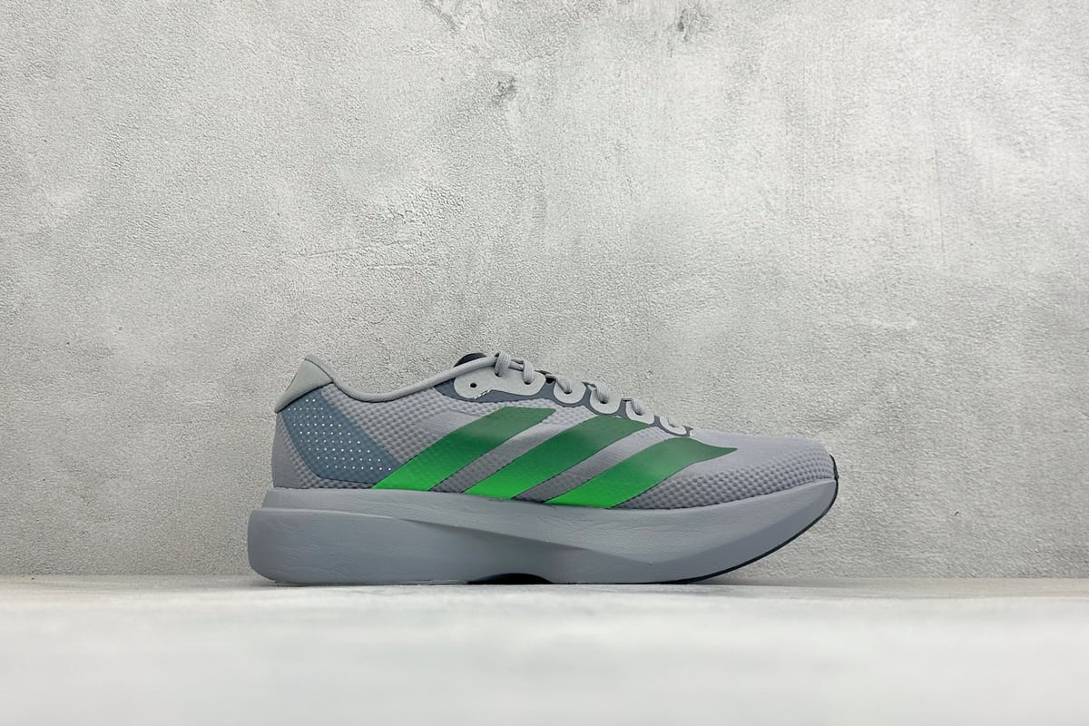 阿迪达斯 Adidas Adizero Evo SL 阿迪超轻透气缓震跑鞋 整体外观造型与adiZero Adios Pro EVO 1非常相似 中底配置方面搭载全掌Lightstrike Pro-实拍图2
