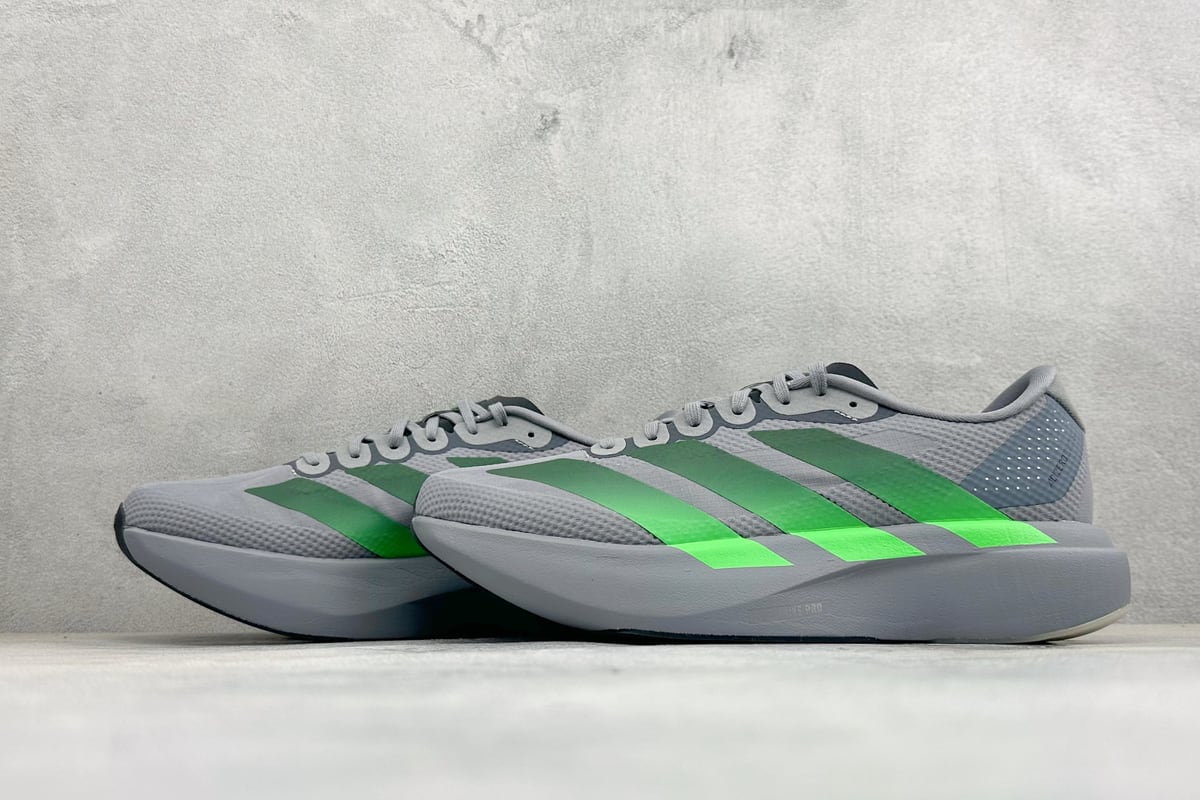 阿迪达斯 Adidas Adizero Evo SL 阿迪超轻透气缓震跑鞋 整体外观造型与adiZero Adios Pro EVO 1非常相似 中底配置方面搭载全掌Lightstrike Pro-实拍图5