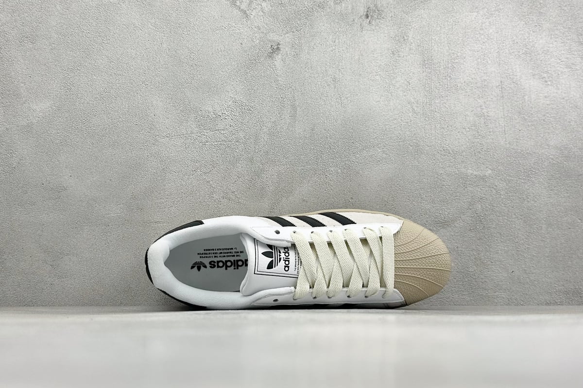 阿迪达斯 Adidas Originals Superstar 贝壳头板鞋 采用全新头层拼接皮革材质 后跟采用特色3D立体印字 渠道正品订单 诠释市场最高工艺水平 全鞋进口头层皮料打造。区别市面普通真标版本，进出专柜无压力-实拍图3